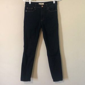 Gap dark wash skinny jeans